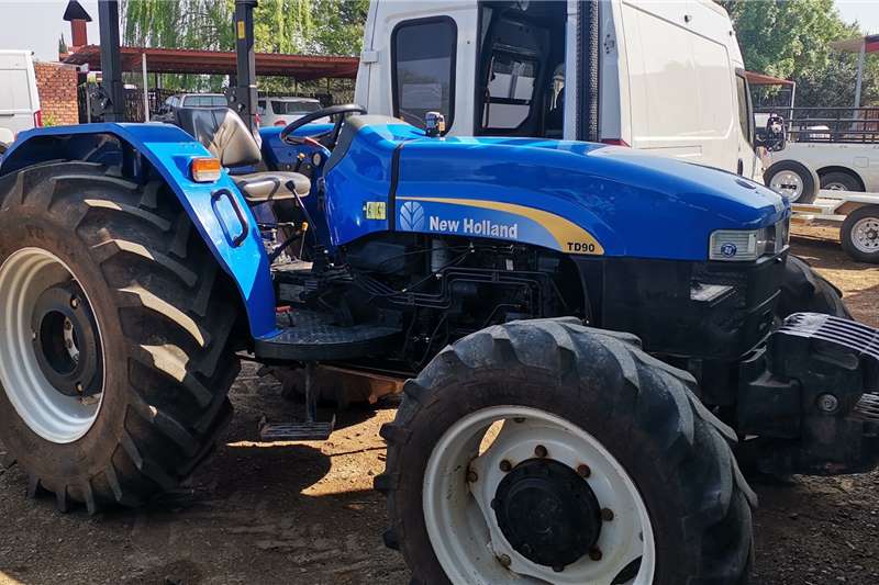 new-holland-tractors-4wd-tractors-new-holland-td90-4wd-id-77081365-type-main New Holland TD90 4WD Tractor - Image 1